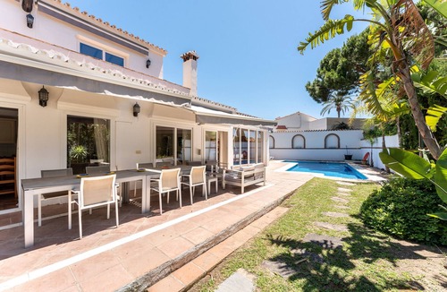 Urbanizacion Marbessa Villa | Villa 'Casa Adelina' with Pool, Garden and Wi-Fi