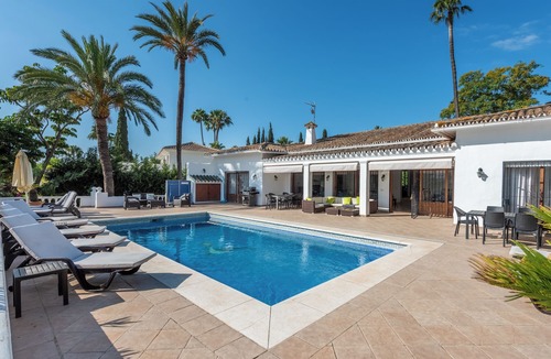Nueva Andalucia Villa | Villa Casa La Concha- Luxury 6 bed Villa in Marbella, Heated Pool, Mountain View