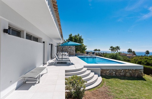 Urbanizacion Hacienda las Chapas Villa | Villa Luna - 5 bed family villa in Las Chapas!