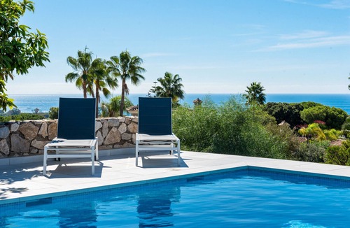 Urbanizacion Hacienda las Chapas Villa | Villa Luna - 5 bed family villa in Las Chapas!