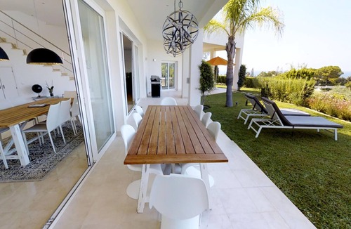 Urbanizacion el Rosario Villa | Villa near Beach with Pool & Panoramic Views