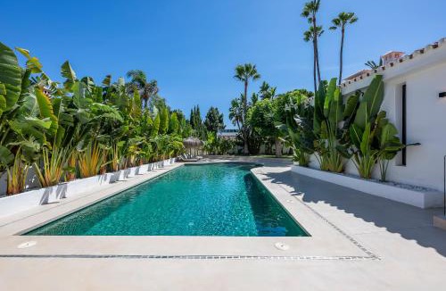 San Pedro de Alcantara Villa | Villa Peman Luxurious Beachside Villa