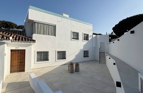 Elviria Villa | Villa Qi, a gorgeous fully renovated villa - 5 ensuite bedrooms.