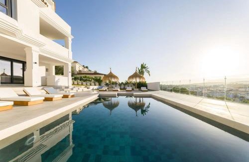 Nueva Andalucia Villa | Villa Vega Luxury Living Premium Features Gym Jacuzzi