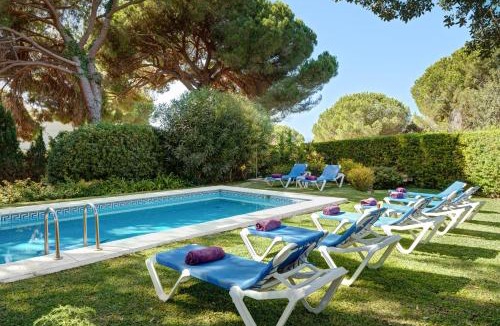 Urbanizacion Hacienda las Chapas Villa | Villa with private pool and garden in Marbella