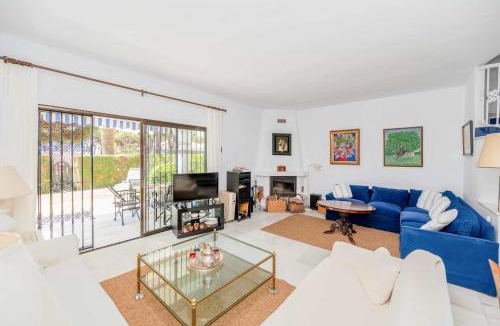 Cabopino Ski Chalet | Villas del puerto cabopino