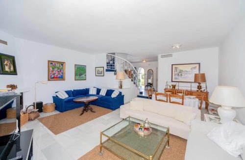 Cabopino Ski Chalet | Villas del puerto cabopino