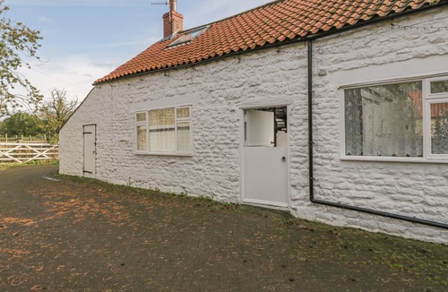 Scarborough Cottage | WESTFIELD BARN, pet friendly, with pool in Scarborough