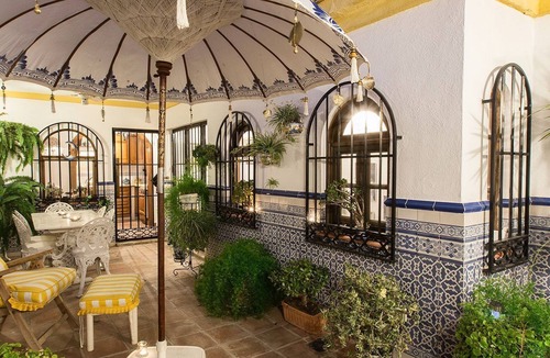 Marbella City Centre House | Whole House in the heart of Marbella Town WIFI