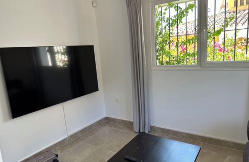 Urbanizacion Pinos Verdes Villa | Wonderful 5 bedroom beach villa, pool, seaside, Hi Speed Wifi, TV