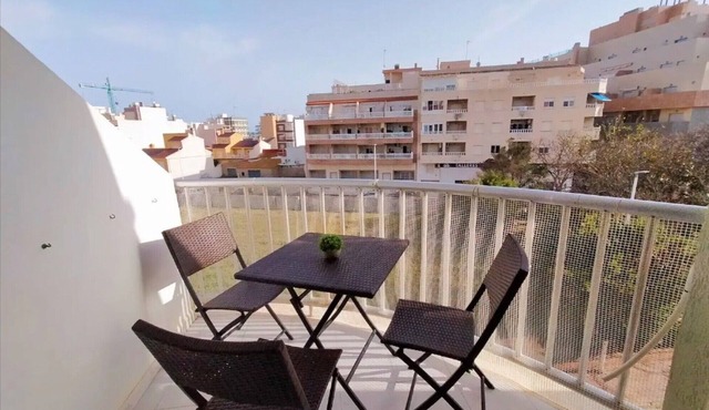 Cozy Apartment 300 m from the Beach with Lake View, Wi-Fi & Air Conditioning