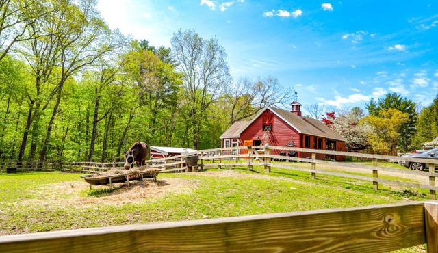 Killingly Barnyard Studio in Wine Country!
