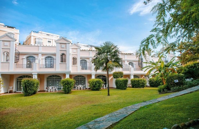 2 BR Townhouse in Aloha Gardens walking distance to Restaurants, Bars and Shops 23