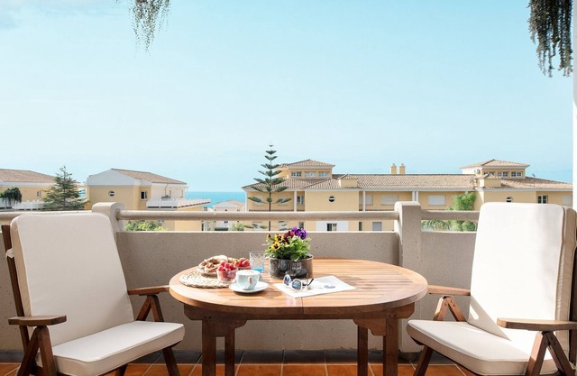 First line golf apartment in Cabopino