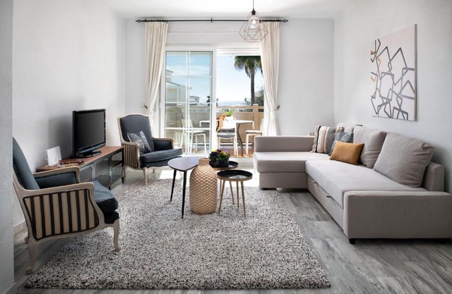 First line golf apartment in Cabopino II