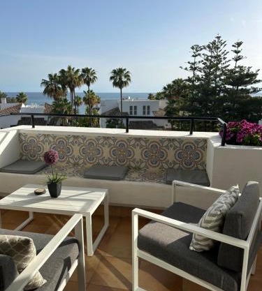Jardines de las Golondrinas Marbella with Sea Views