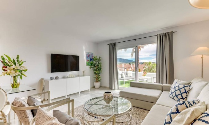 Nueva Andalucia Apartment | 110 m² Apartment ∙ 3 bedrooms ∙ 6 guests