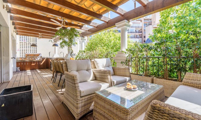 Marbella City Centre House | 180 m² Penthouse ∙ 4 bedrooms ∙ 8 guests