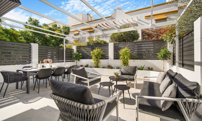 Golden Mile House | 210 m² House ∙ 5 bedrooms ∙ 9 guests