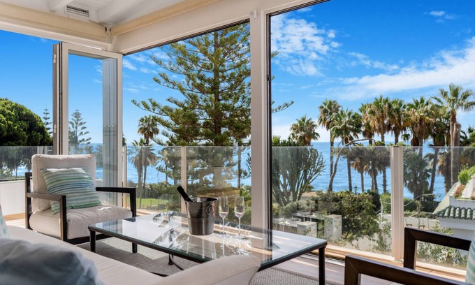 Golden Mile House | 220 m² House ∙ 4 bedrooms ∙ 8 guests