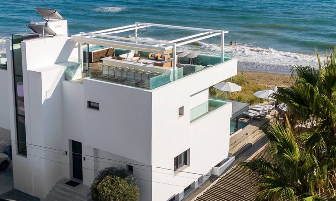 Urbanizacion Costabella Villa | 250 m² Villa ∙ 6 bedrooms ∙ 12 guests