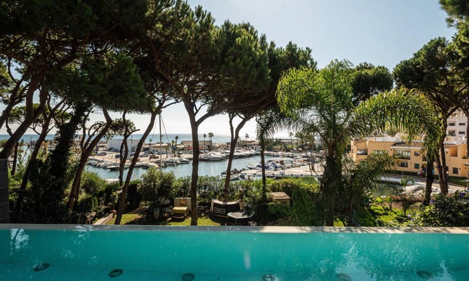 Cabopino Other | 255 m² Accommodation ∙ 4 bedrooms ∙ 10 guests