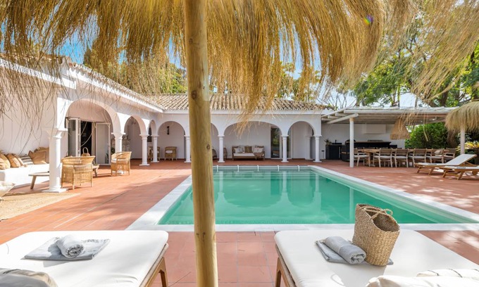 Urbanizacion Hacienda las Chapas Villa | 265 m² Villa ∙ 3 bedrooms ∙ 6 guests