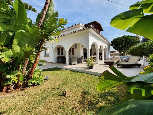 Urbanizacion Costabella Villa | 277 m² Villa ∙ 3 bedrooms ∙ 7 guests