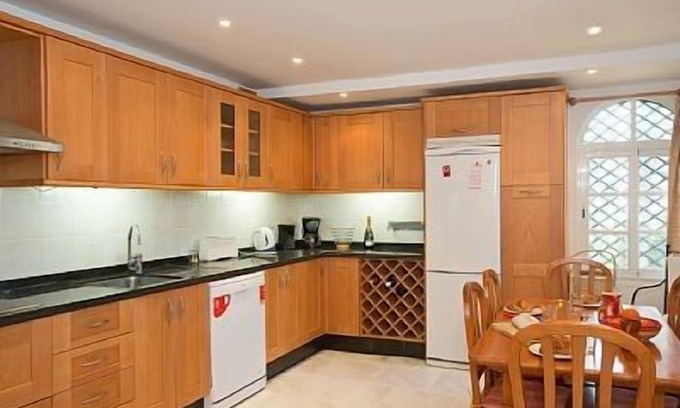 Marbella Villa | 3 Bed Villa in Fabulous position, near beach and Marbella, ideal family hols!
