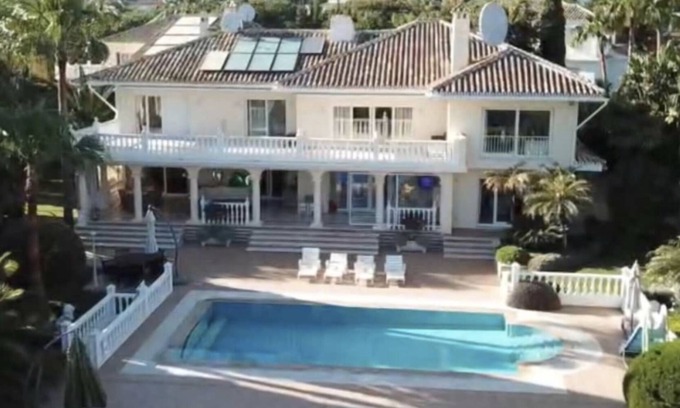 Urbanizacion Marbessa House | ✪ 3 Minutes WALK to the BEACH Luxurious villa. SEA VIEWS, area of Marbesa, Marbella!