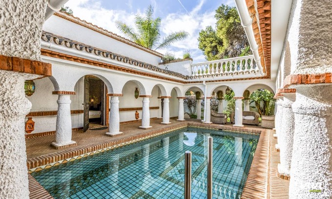 Urbanizacion Costabella Villa | 300 m² Villa ∙ 4 bedrooms ∙ 5 guests
