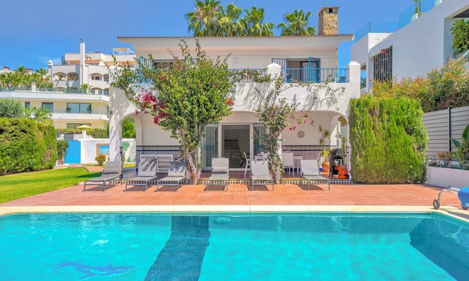 Golden Mile Villa | 380 m² Villa ∙ 5 bedrooms ∙ 10 guests