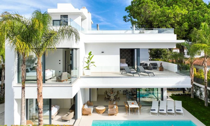 Golden Mile Villa | 434 m² Villa ∙ 4 bedrooms ∙ 10 guests
