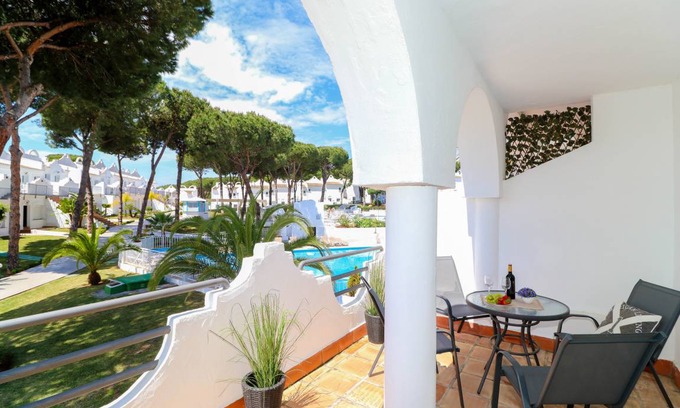 Urbanizacion Hacienda las Chapas House | 70 m² House ∙ 1 bedroom ∙ 2 guests