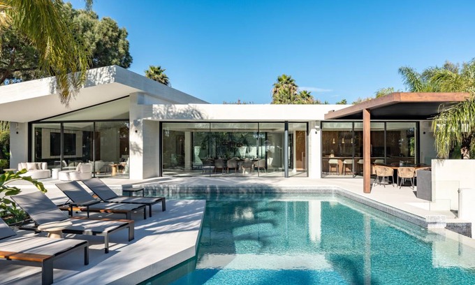 Urbanizacion Hacienda las Chapas Villa | 800 m² Villa ∙ 5 bedrooms ∙ 8 guests