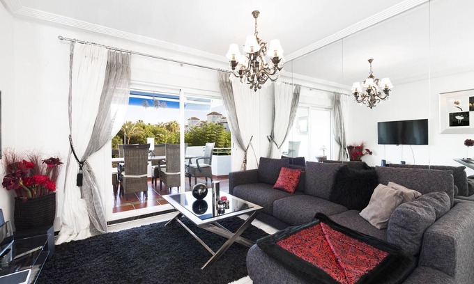 Puerto Banus Apartment | Apartment in Medina Garden for 4 people | 623
