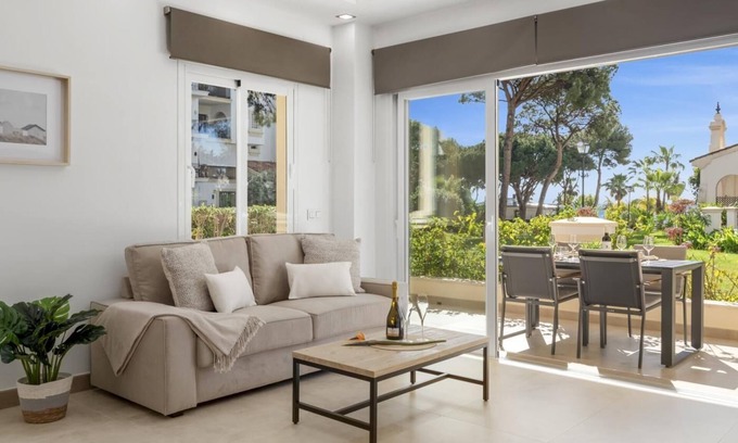 Puerto Banus Apartment | Apartment in Andalucia del Mar for 4 persons | ADM 10 006