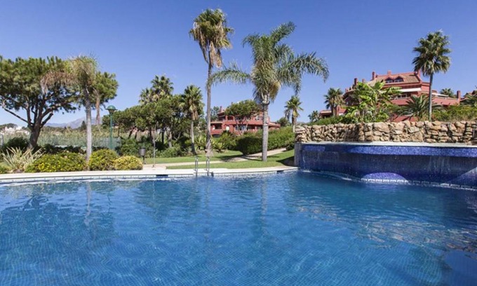 Marbella Apartment | Beach apartment in Elviria Marbella, great location with the beach on your door step