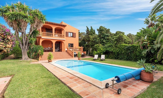 Urbanizacion Hacienda las Chapas House | Beach Villa Sea La Vie Marbesa!