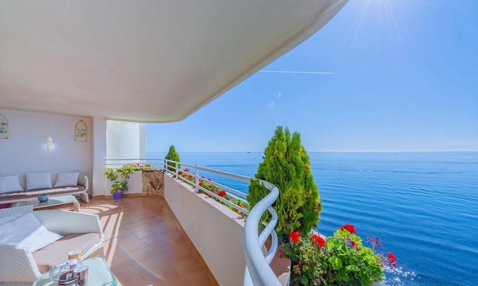 Marbella City Centre Apartment | Beachfront Penthouse Marbella Center/Frontline Penthouse in Playa Marbella