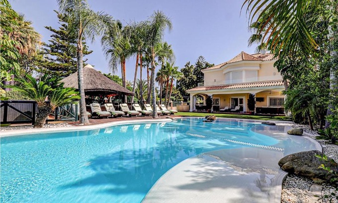 San Pedro de Alcantara House | Beautiful Home In Marbella With 6 Bedrooms, Sauna And Indoor Swimming Pool