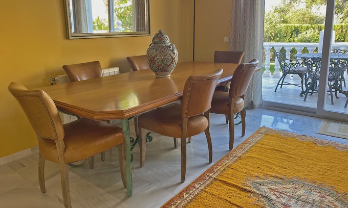Urbanizacion el Rosario Villa | Beautiful Villa In El Rosario, Marbella With Private Pool & South Facing Garden