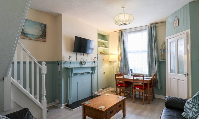 Scarborough Cottage | Cabin ∙ 2 bedrooms ∙ 5 guests
