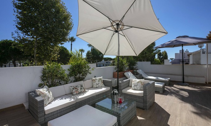 Golden Mile House | Casa Palmera - Marbellamar