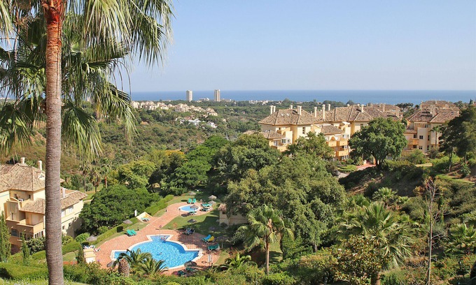 Elviria Apartment | Corner apartment with open terrace and breathtaking free sea view