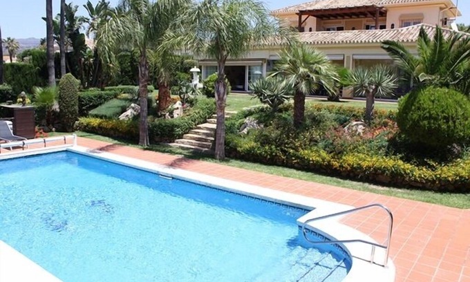 Urbanizacion Marbessa Villa | Fantastic villa in Marbesa directly on the beach