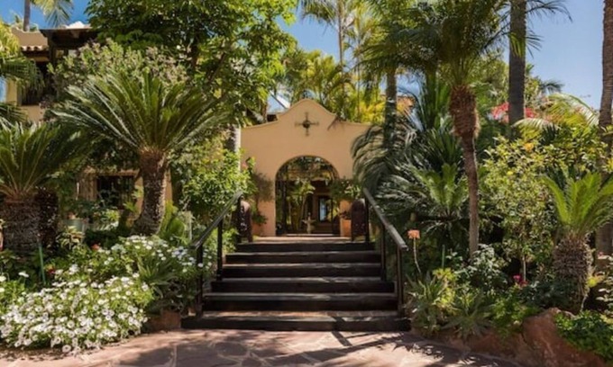 Puerto Banus House | Grand Mansion with tropical park