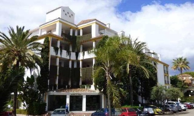 Artola Apartment | Jardines de Artola Apartment | EaW Homes