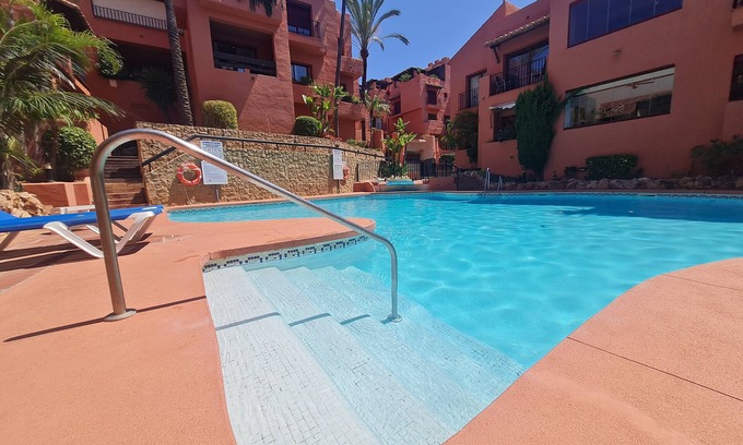 Elviria Apartment | Luxury 2-Bed Apartment Elviria - Pool, Sauna & gym