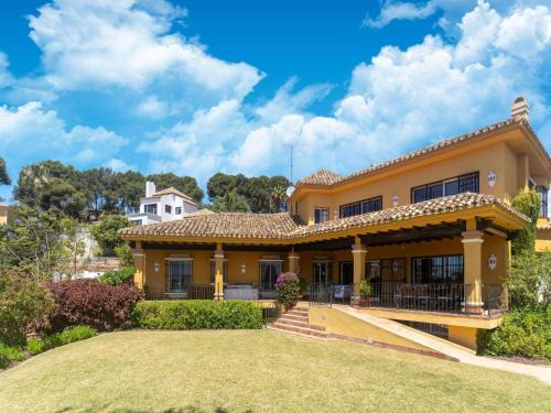 Urbanizacion Hacienda las Chapas House | Marbella Family Getaway